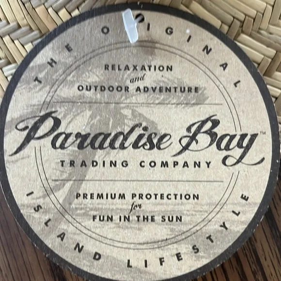 Paradise Bay 100% natural straw hat with cord. - Picture 5 of 6